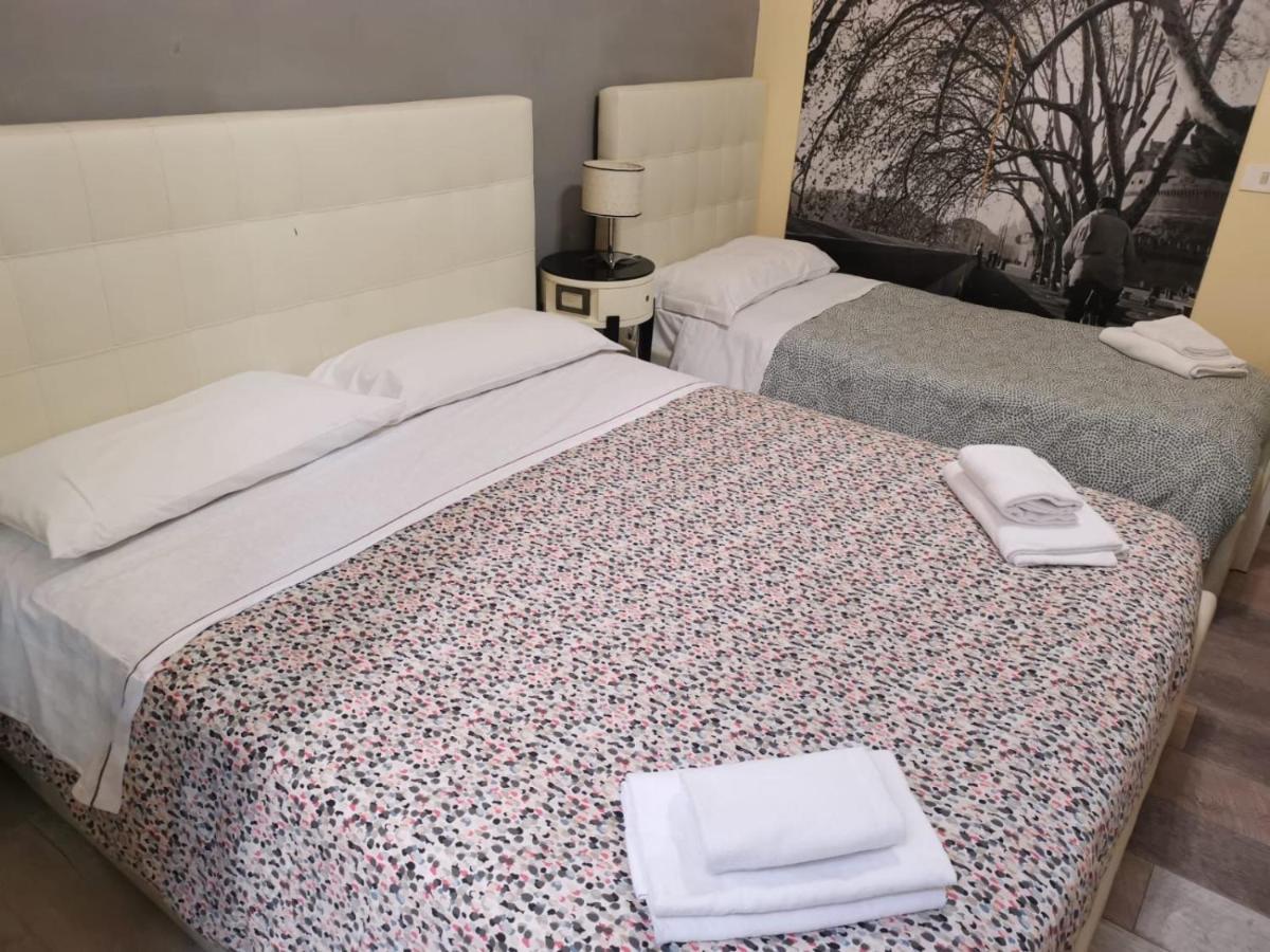 Economy Triple Room Via Famagosta 45
